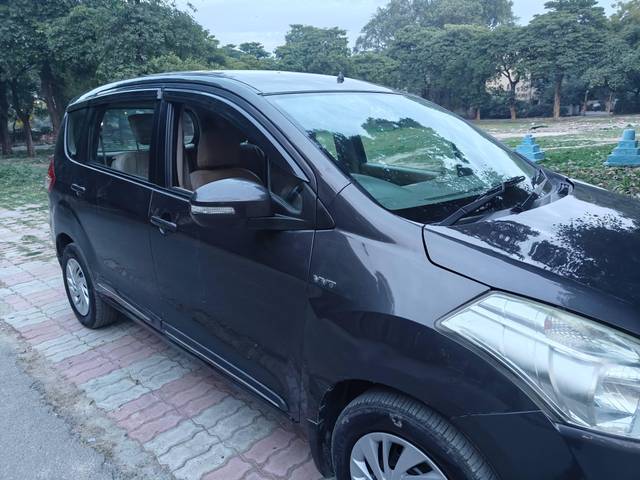 https://images10.gaadi.com/usedcar_image/4510327/original/processed_a44ffc53ee94330c1c5cba56205ab5f8.jpg?imwidth=6400