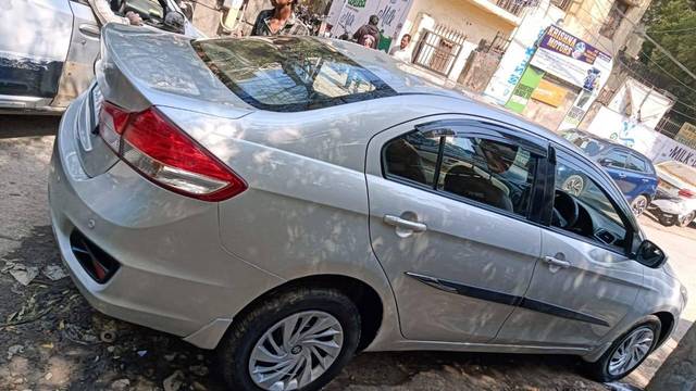 https://images10.gaadi.com/usedcar_image/4510328/original/processed_8f63bc04b7554296d2d766b30d2b35e7.jpg?imwidth=6402