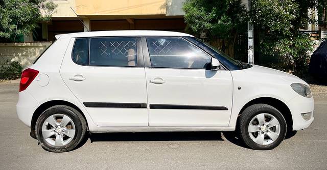 https://images10.gaadi.com/usedcar_image/4510330/original/18bba145bd6872374297367b6129892c.jpg?imwidth=6401