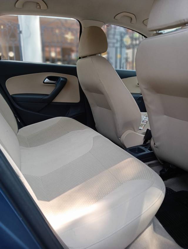 https://images10.gaadi.com/usedcar_image/4510331/original/5ca015f5c306ad931c34adeb6b36b252.jpg?imwidth=6402