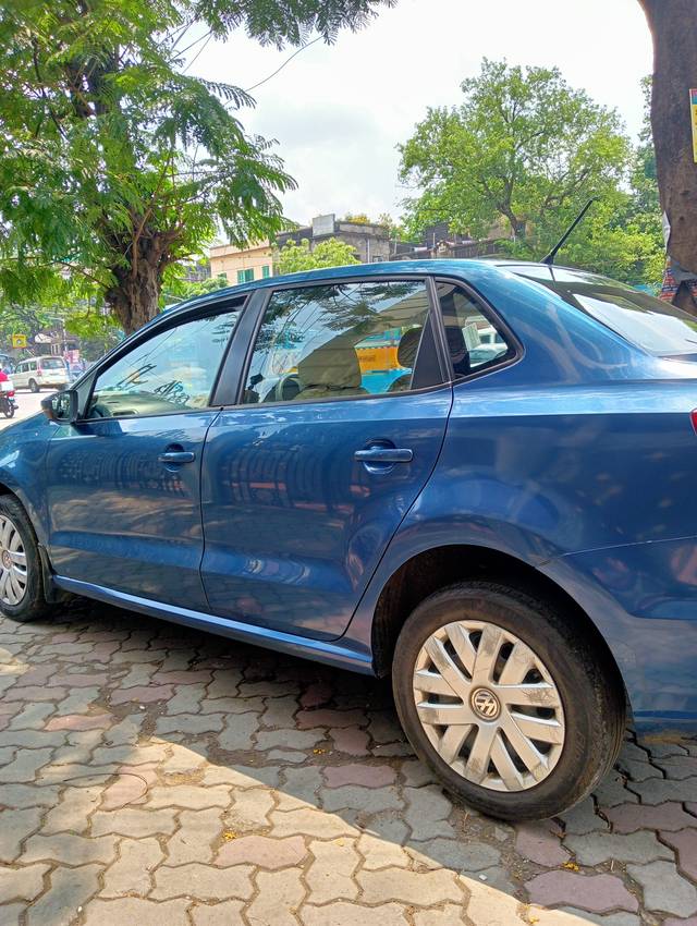 https://images10.gaadi.com/usedcar_image/4510331/original/faa816f1be1c3416d9f9d4a28ccbf3e9.jpg?imwidth=6402
