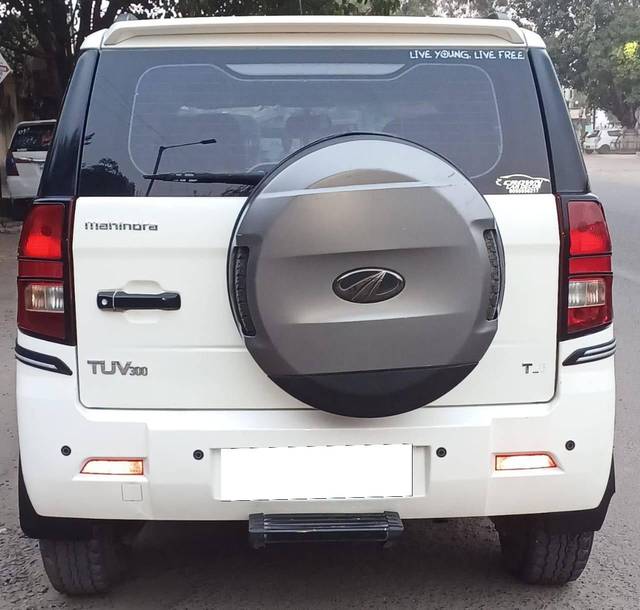 https://images10.gaadi.com/usedcar_image/4510333/original/processed_2eed7ea57cb57569d0a4233b424a48bb.jpg?imwidth=6401