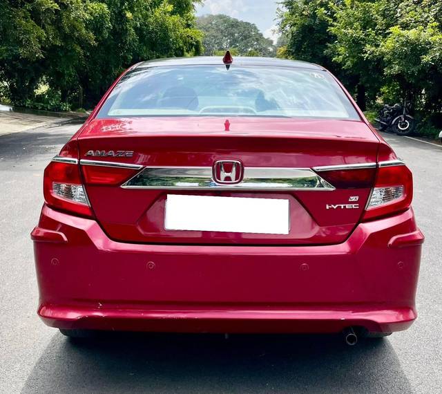 https://images10.gaadi.com/usedcar_image/4510334/original/processed_381981fada7d86e5d4bfb5e9079b23b0.jpg?imwidth=6402