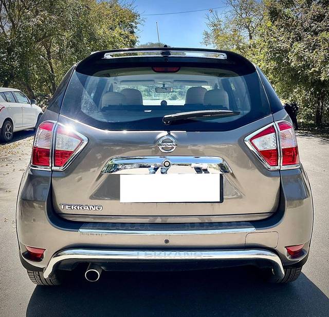 https://images10.gaadi.com/usedcar_image/4510337/original/processed_56c95d2009a1d2bdf028cedb611b9ef9.jpg?imwidth=6402