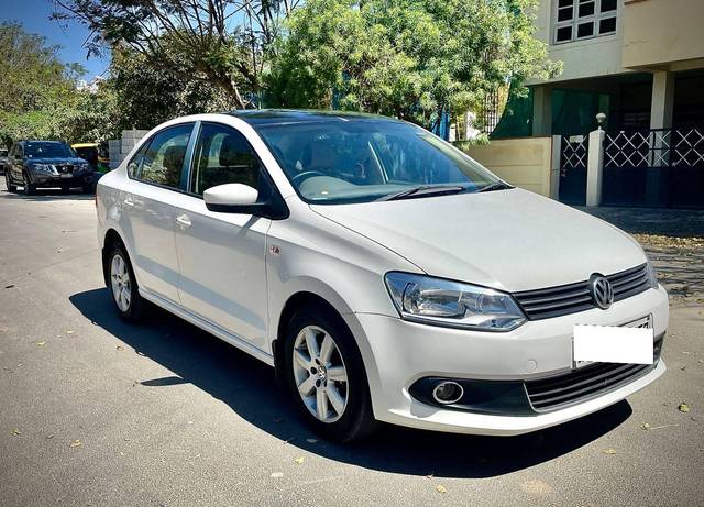 https://images10.gaadi.com/usedcar_image/4510357/original/processed_eb17a6310b86323366e806d3658dba83.jpg?imwidth=6400