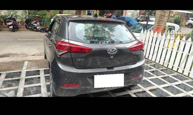 https://images10.gaadi.com/usedcar_image/4510375/original/processed_71752d04-1cdb-4fe1-82d4-01223b2d4a4e.jpg?imwidth=6400
