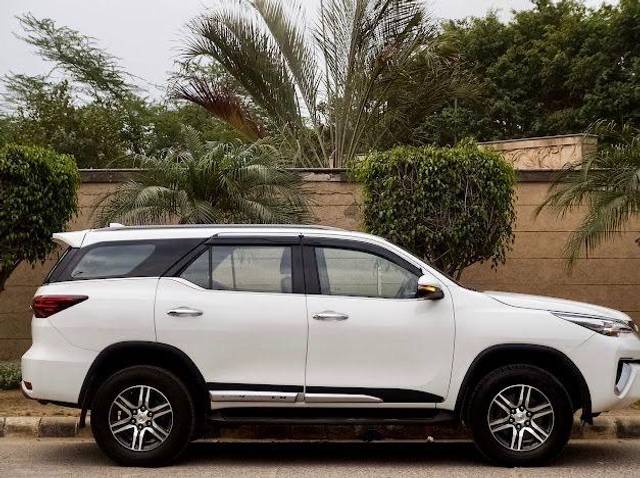 https://images10.gaadi.com/usedcar_image/4510394/original/9d6d0a560e18dde6185c964c01c06ad6.jpg?imwidth=6401