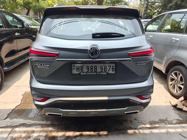 https://images10.gaadi.com/usedcar_image/4510399/original/processed_12e986473b37573342f1562faec79c1d.jpg?imwidth=6401