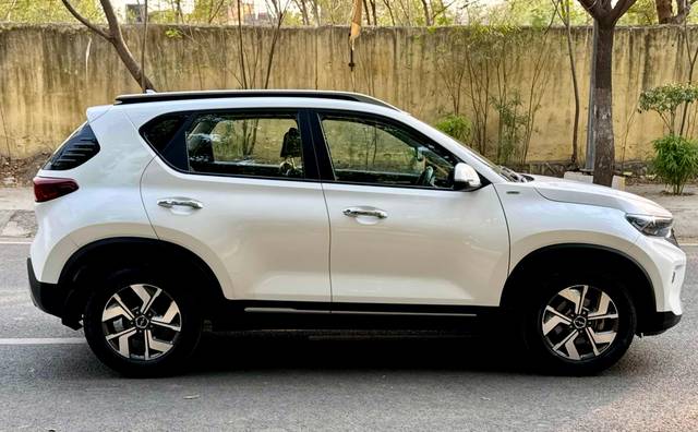 https://images10.gaadi.com/usedcar_image/4510406/original/17f3ed0e226b49ea6bc3015a2ca4b518.jpg?imwidth=6401