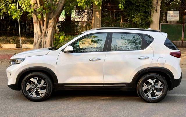https://images10.gaadi.com/usedcar_image/4510406/original/processed_84fb34ea3cb684ae16ff82d04f1b7dd5.jpg?imwidth=6402