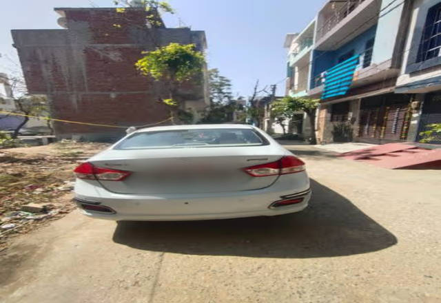 https://images10.gaadi.com/usedcar_image/4510412/original/0addd693-8b03-417c-9aa7-d9a6f37bcc95.?imwidth=6401