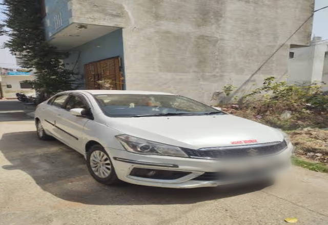 https://images10.gaadi.com/usedcar_image/4510412/original/f7a1a8dc-9882-441c-948c-ddc1a34d5f26.?imwidth=6400
