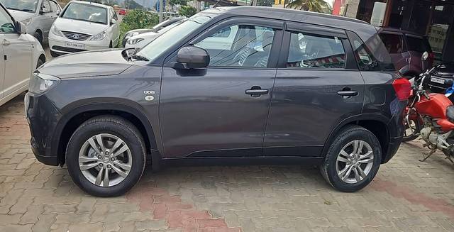 https://images10.gaadi.com/usedcar_image/4510421/original/processed_a676c1a1cb4a294f2f20b2a327f3588e.jpg?imwidth=6402