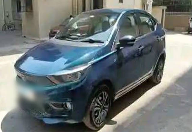https://images10.gaadi.com/usedcar_image/4510424/original/96a864a1-c9e5-42f4-8750-59f298b59250.?imwidth=6400