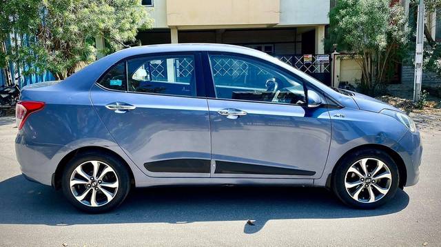 https://images10.gaadi.com/usedcar_image/4510440/original/processed_851768f3e124aa2cefec75dc13b79f69.jpg?imwidth=6401