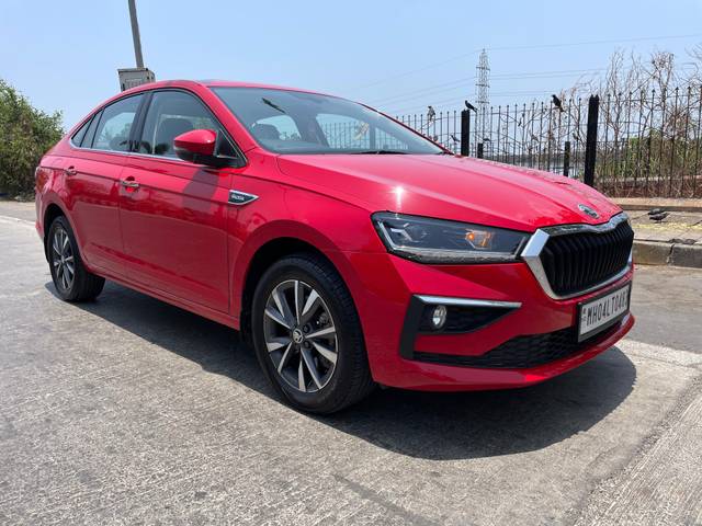 https://images10.gaadi.com/usedcar_image/4510451/original/caac7ad67eb09ada504f946f68358bcd.jpg?imwidth=6400