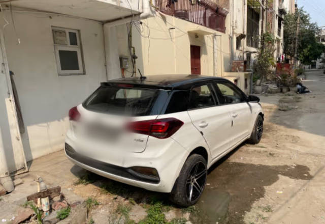 https://images10.gaadi.com/usedcar_image/4510454/original/49039cb9-4751-412d-9faf-8b4b0608ffba.?imwidth=6400