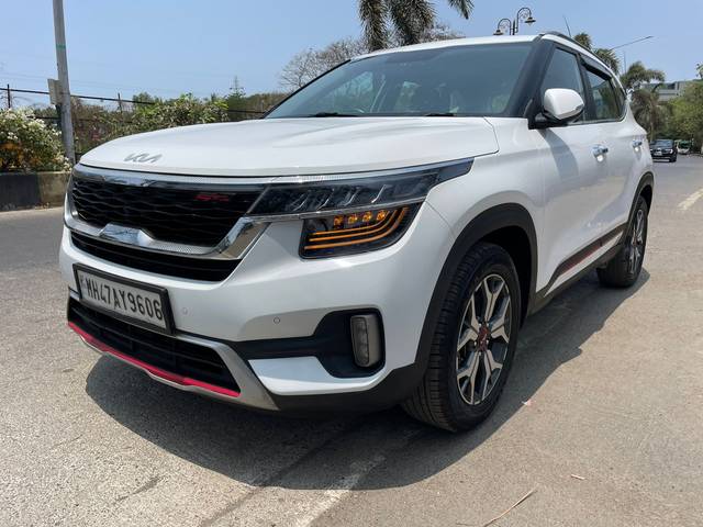 https://images10.gaadi.com/usedcar_image/4510464/original/bb1121fef1e9a6cd5330a1537aba7940.jpg?imwidth=6401