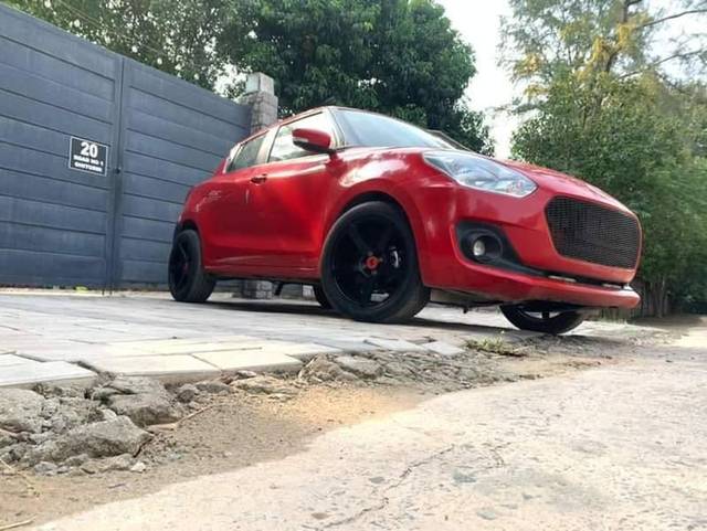 https://images10.gaadi.com/usedcar_image/4510506/original/processed_893ef408cbb6fb8c0297274c02b0d779.jpg?imwidth=6401