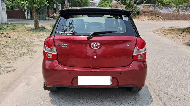 https://images10.gaadi.com/usedcar_image/4510516/original/processed_5a0a3eb13850870956477cfa2ffba206.jpg?imwidth=6401