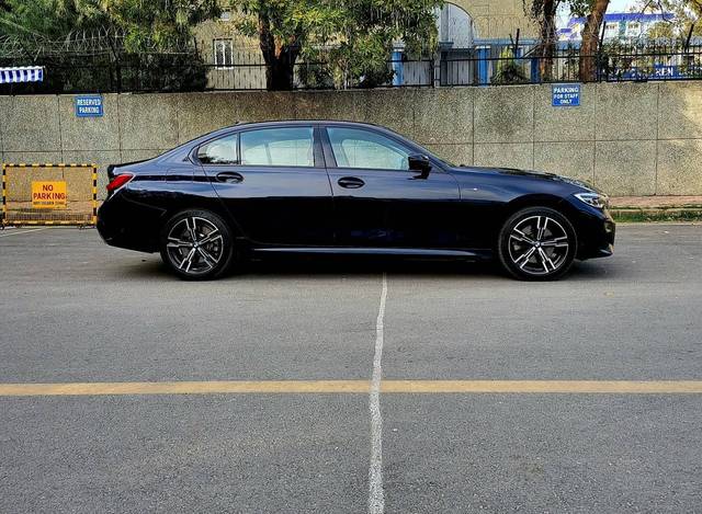 https://images10.gaadi.com/usedcar_image/4510524/original/processed_43c58b615cde9134c13e340667c7e25f.jpg?imwidth=6401