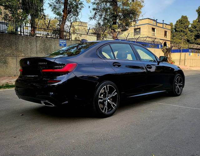 https://images10.gaadi.com/usedcar_image/4510524/original/processed_4f4701dacf808245bed07fd36b5bf3e5.jpg?imwidth=6402