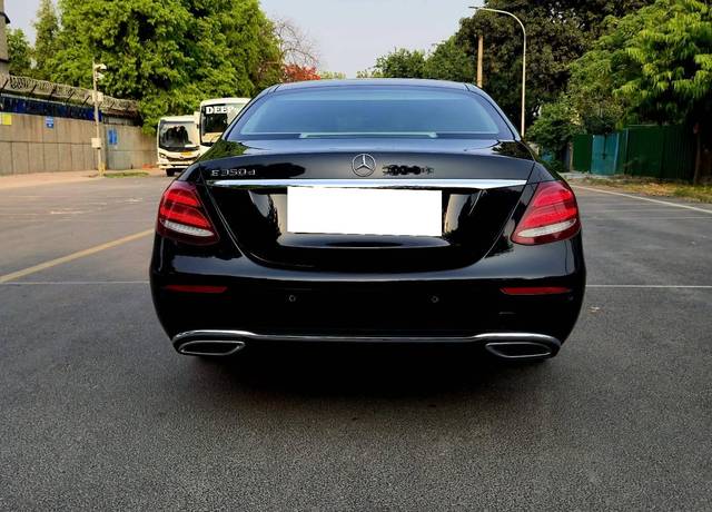https://images10.gaadi.com/usedcar_image/4510549/original/processed_ac7045ca87009c8a786f298b868c296c.jpg?imwidth=6402