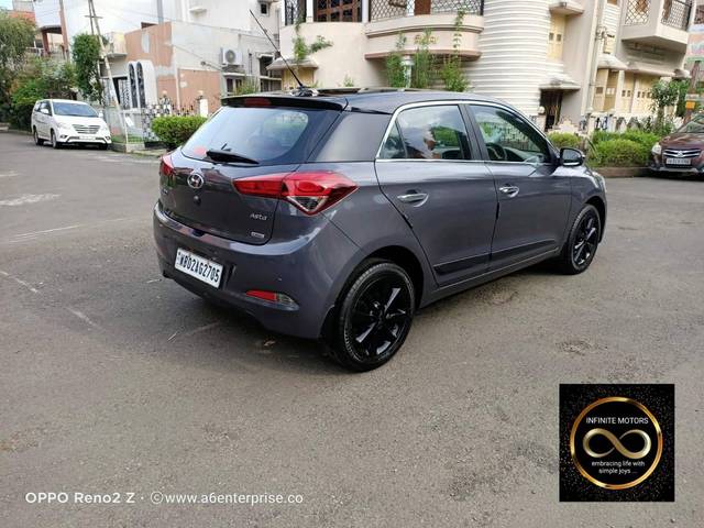 https://images10.gaadi.com/usedcar_image/4510562/original/processed_799d7904bfad94a27c7f83e180e561f7.jpg?imwidth=6402