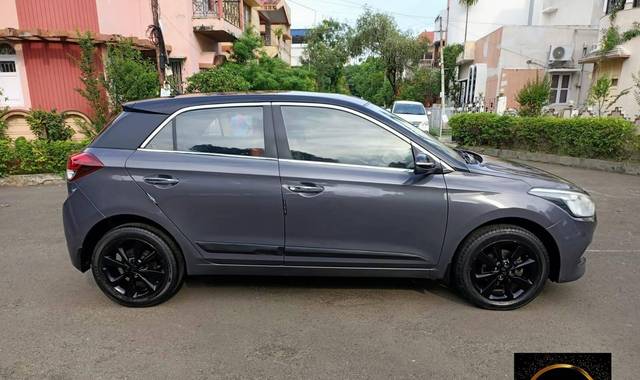 https://images10.gaadi.com/usedcar_image/4510562/original/processed_eefac96afc371c70225f91349ad78cf4.jpg?imwidth=6401