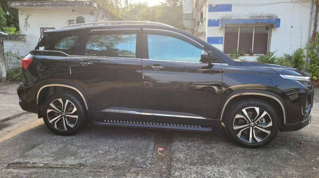 https://images10.gaadi.com/usedcar_image/4510565/original/a4087dd43e0592401f5e624b49a986c6.jpg?imwidth=6401