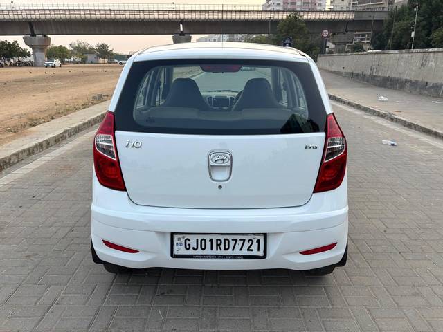 https://images10.gaadi.com/usedcar_image/4510568/original/bec226b49930d813519cfab5e18f5452.jpg?imwidth=6402