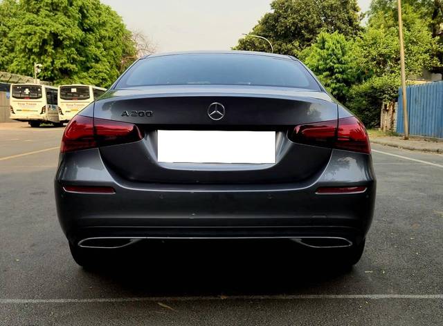 https://images10.gaadi.com/usedcar_image/4510570/original/processed_8d59f114c5c15114eec0e77229bf6ec9.jpg?imwidth=6402