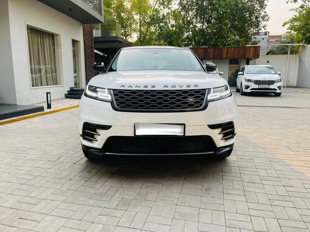 https://images10.gaadi.com/usedcar_image/4510572/original/processed_81175bfe33750b83ddebf96a88abb14b.jpeg?imwidth=6400