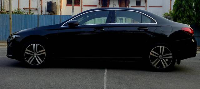 https://images10.gaadi.com/usedcar_image/4510573/original/060206394b8ceed4ba120a3c1064697a.jpg?imwidth=6402
