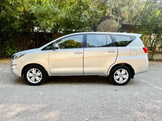 https://images10.gaadi.com/usedcar_image/4510574/original/d489db3e26bdb39d5490faa584b9a8e0.jpg?imwidth=6402