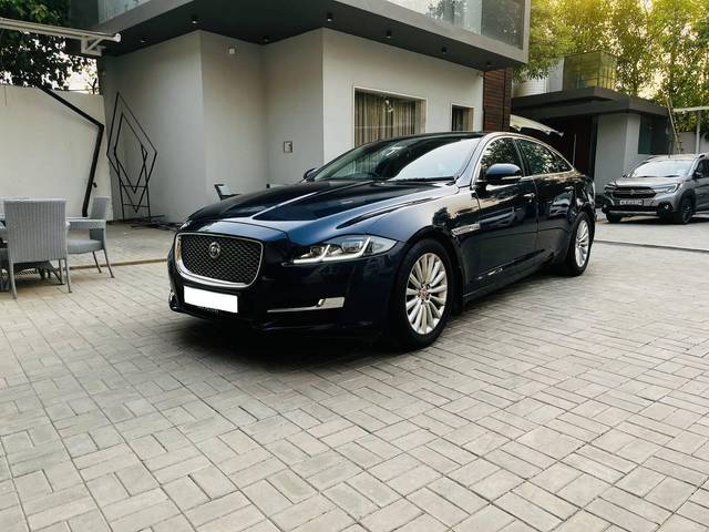https://images10.gaadi.com/usedcar_image/4510594/original/processed_5204a3107b0752a602c9794b21a6b9f2.jpeg?imwidth=6402