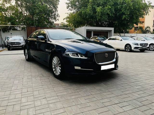 https://images10.gaadi.com/usedcar_image/4510594/original/processed_5bddf1159f9e0a021aeeb04d51c18c94.jpeg?imwidth=6400
