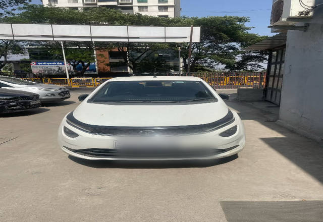https://images10.gaadi.com/usedcar_image/4510601/original/5bd2c211-3ebd-4caa-bd58-0138cc4103ab.?imwidth=6400