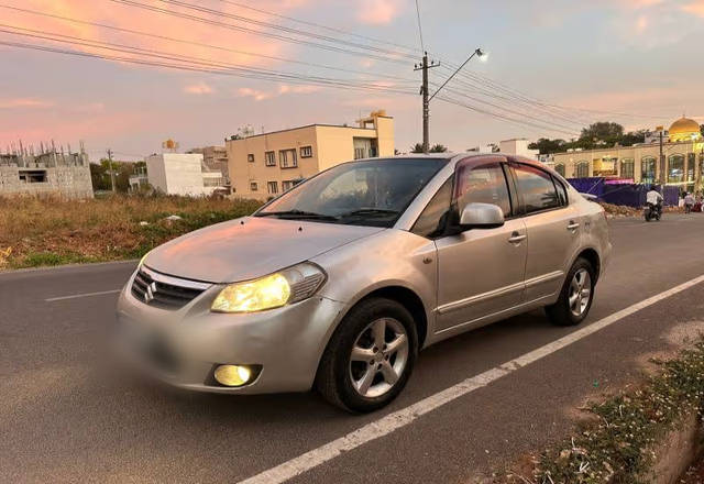 https://images10.gaadi.com/usedcar_image/4510641/original/48671ec7-18de-4a4b-87b1-32075e046034.?imwidth=6401