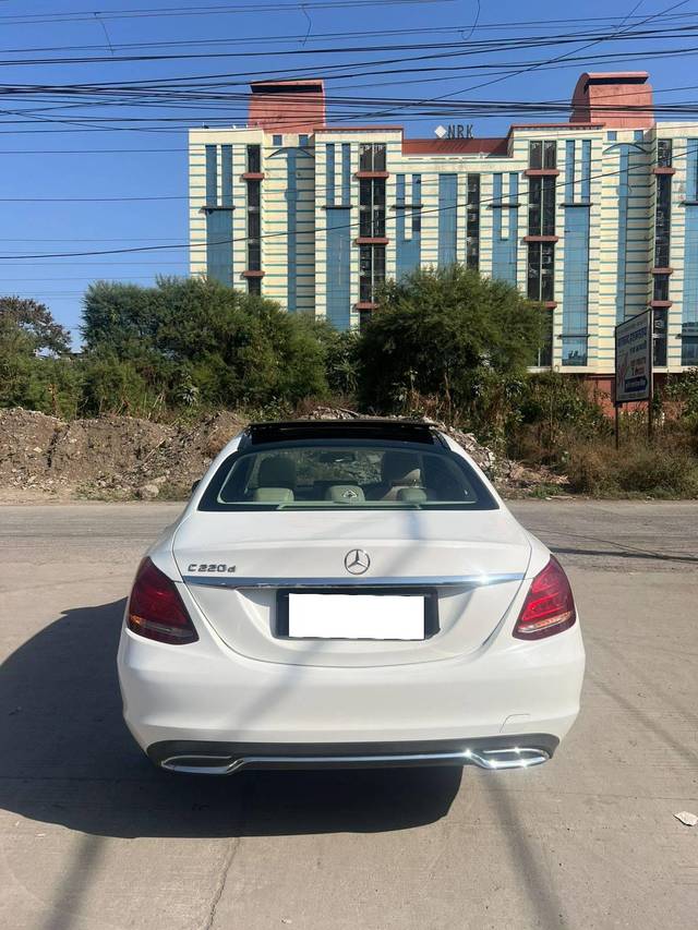 https://images10.gaadi.com/usedcar_image/4510650/original/processed_a7ff7446b50db4e039746750b918481c.jpg?imwidth=6402
