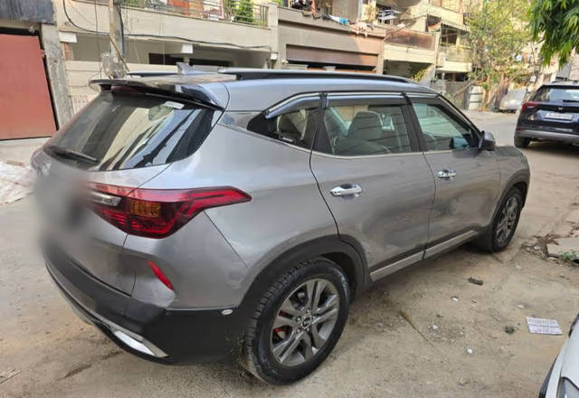 https://images10.gaadi.com/usedcar_image/4510652/original/c5221f3c-059d-4f1a-aad5-ea7c0db7cab7.?imwidth=6401