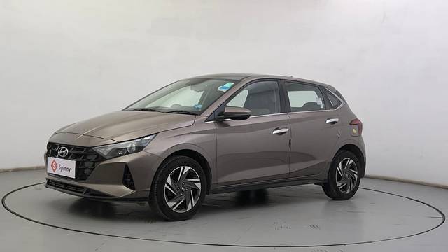 https://images10.gaadi.com/usedcar_image/4510660/original/af74d49bae24f6a5b0763a1f5c79dc94.JPG?imwidth=6400
