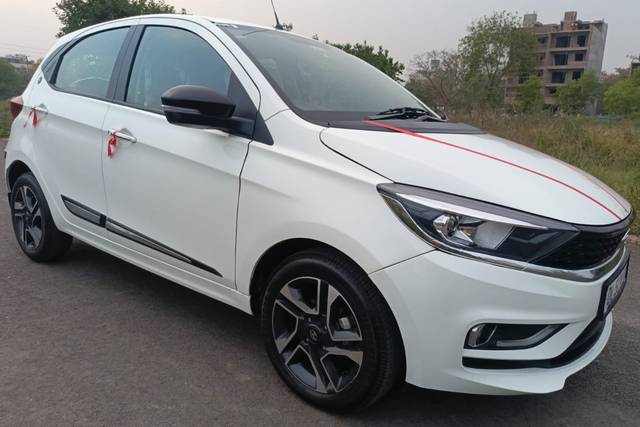 https://images10.gaadi.com/usedcar_image/4510683/original/41a119cb8fbef583ac1d523943c545e7.jpg?imwidth=6401