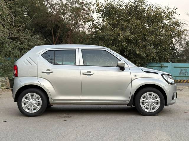 https://images10.gaadi.com/usedcar_image/4510684/original/processed_616fb979357aa25d48f77f9a1b59ebcf.jpg?imwidth=6401