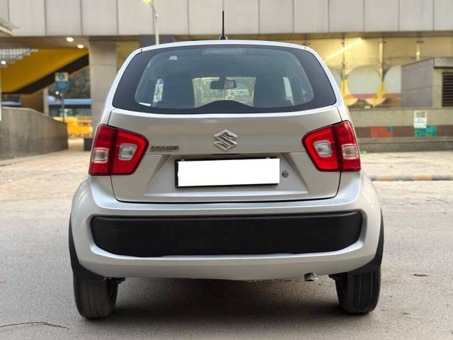 https://images10.gaadi.com/usedcar_image/4510684/original/processed_b1415478e4ab1add9965d77eb806e78a.jpg?imwidth=6402