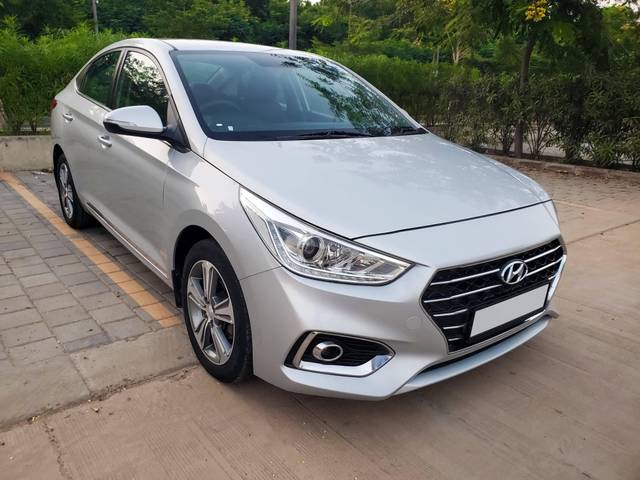 https://images10.gaadi.com/usedcar_image/4510711/original/processed_c02c1c23-63e5-49a7-9201-6227f85d3f30.jpg?imwidth=6400