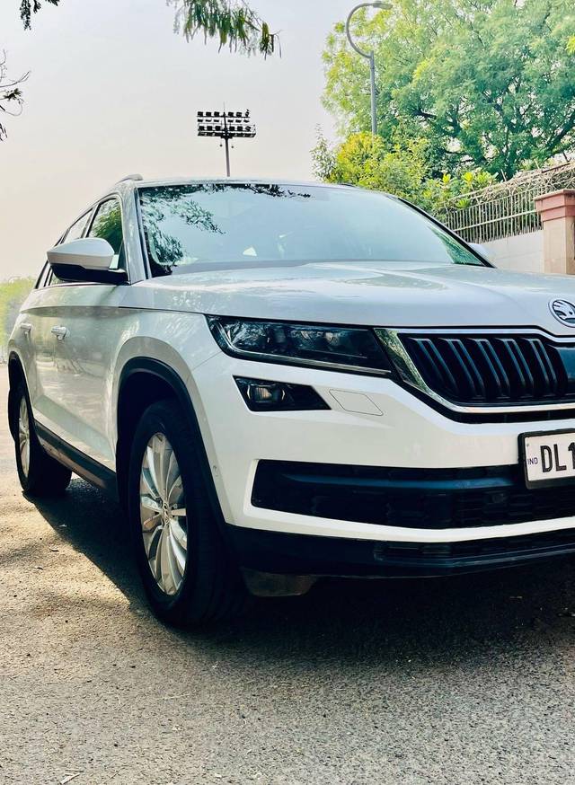 https://images10.gaadi.com/usedcar_image/4510763/original/processed_11db9cd28598a4eb0ba27ec9de39e90a.jpg?imwidth=6400