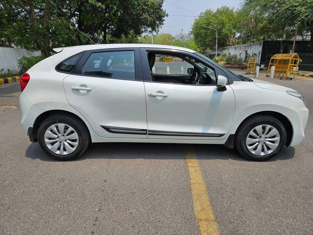 https://images10.gaadi.com/usedcar_image/4510794/original/processed_8de28d3062097c47f2878ffb10372c06.jpeg?imwidth=6401