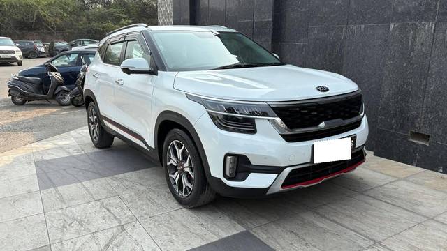 https://images10.gaadi.com/usedcar_image/4510800/original/processed_b1b9edb33eca6194c58cf34a27a5d385.jpg?imwidth=6400