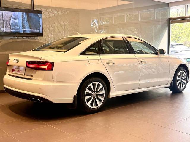 https://images10.gaadi.com/usedcar_image/4510818/original/processed_382c174d1a637f679fcc621b9e0a36f4.jpeg?imwidth=6401